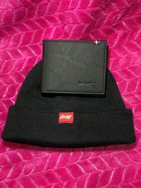 🆕 Budweiser Black Beanie and Black Wallet Set with Red Logo